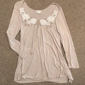 Anthropologie Meadow Rue long sleeve tee, M